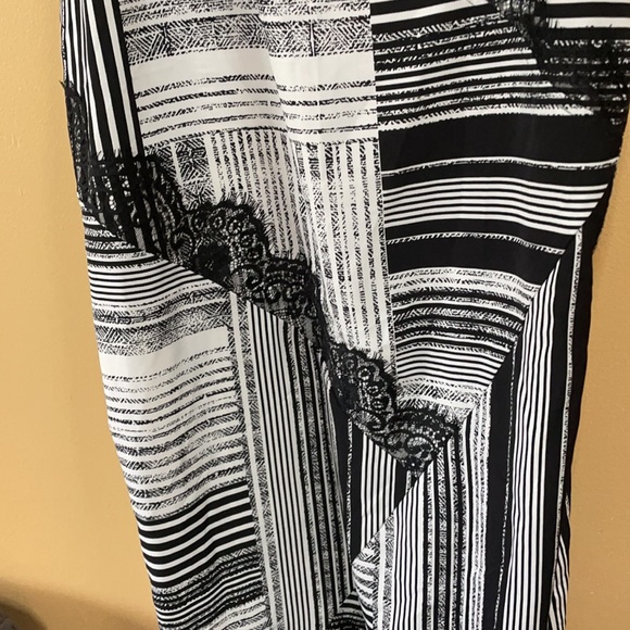 GUESS Black & White with Lace Summer Dress Size M - Picture 3 of 8